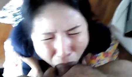 الساخنة شقراء يعرف كيف يقدم سكس ازواج عرب نفسه