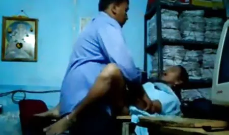كبيرة جميلة امرأة اجمد موقع سكس عربي تناول كعكة