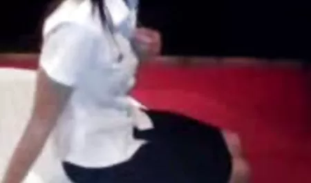 إسبانيا سارة سكي عرب اللسان