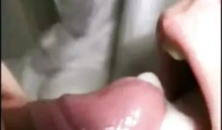 المراهقين حلق يرتدي xnxx سحاق عرب زي القط تظهر