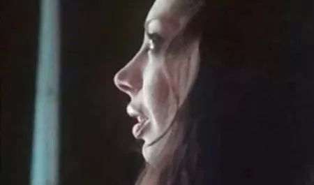 كلية سكس مراهقات عربي الفتاة الجميلة والأحذية.