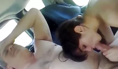 الملابس أمام شخص غريب. سمينات عرب تعليقات
